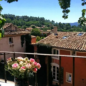 La Dame Au Balcon Apartment